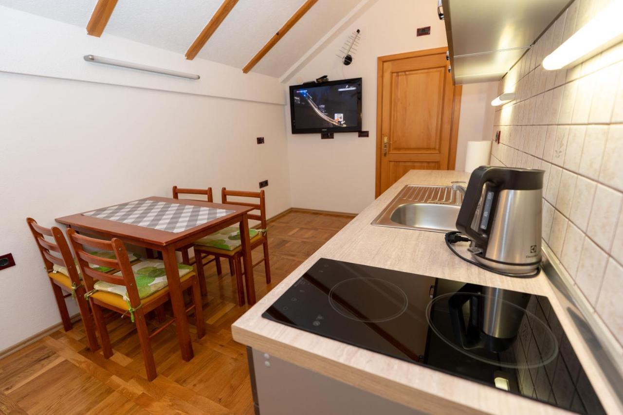 Apartman Miramare Otocac Exterior photo