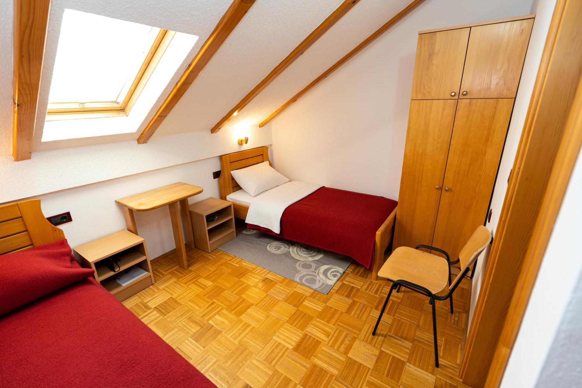 Apartman Miramare Otocac Exterior photo