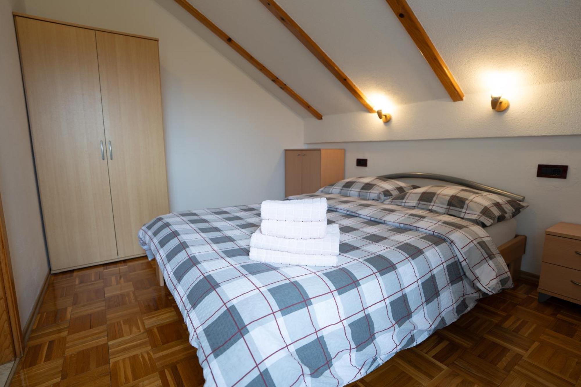 Apartman Miramare Otocac Exterior photo
