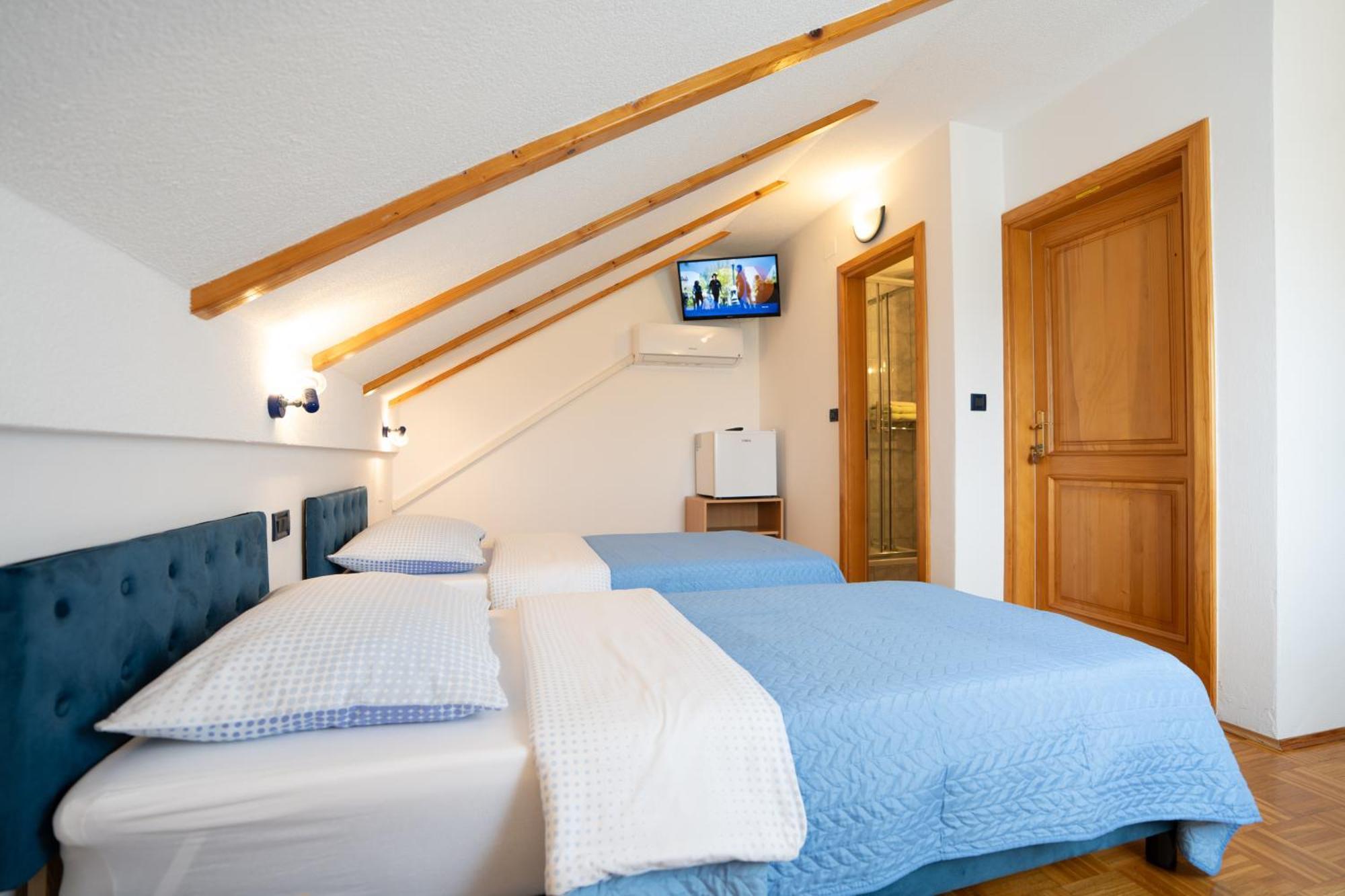 Apartman Miramare Otocac Exterior photo